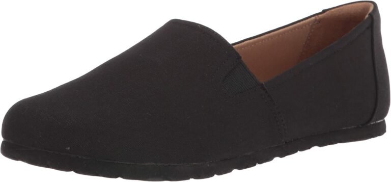Amazon Essentials Women’s Casual Slip-On Canvas Flat