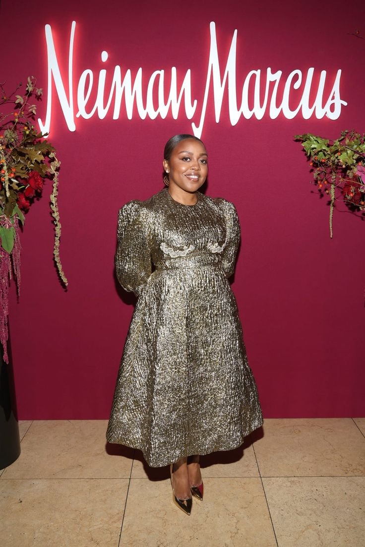 Saks Fifth Avenue Seeks $1 Billion for 49% of Bergdorf Goodman in Strategic Pivot