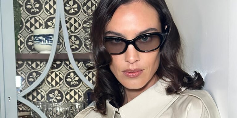 Alexa Chung at Burberry SS26: Makeup Get The Look