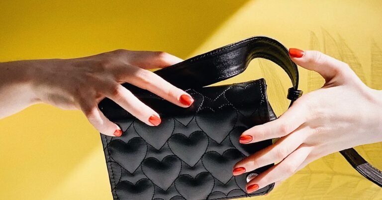 7 Trending Leather Handbag Styles for Women